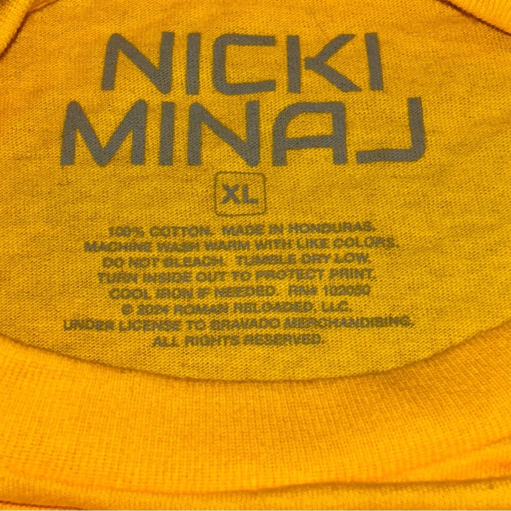 Nicki Minaj Pink Friday 2 World Tour Yellow Staff Carp T Shirt Men’s Sz XL New - Picture 3 of 7